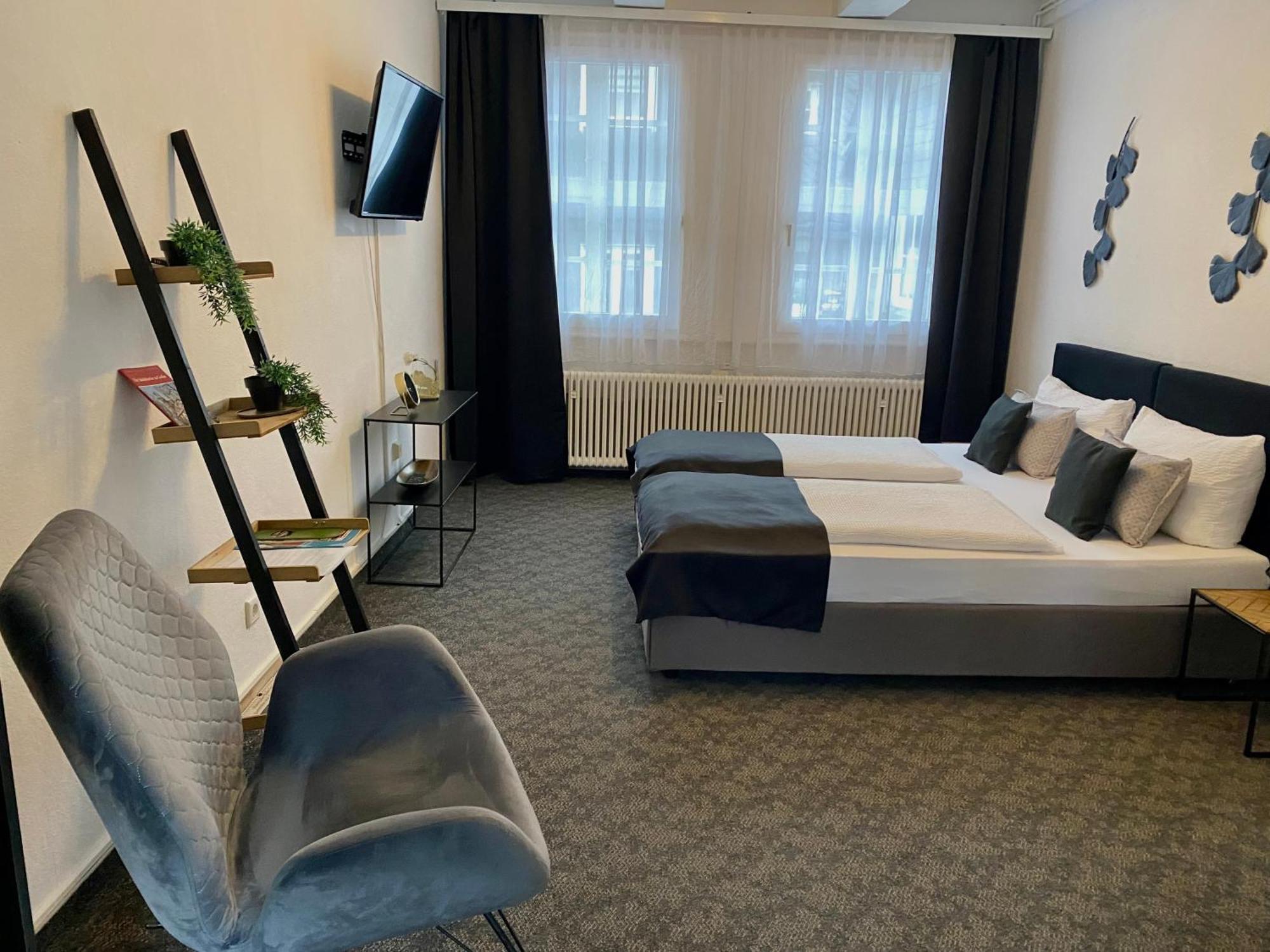 Altstadt-Hotel Gosequell กอสลาร์ ภายนอก รูปภาพ