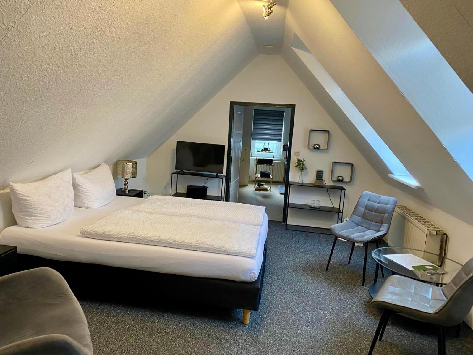 Altstadt-Hotel Gosequell กอสลาร์ ภายนอก รูปภาพ