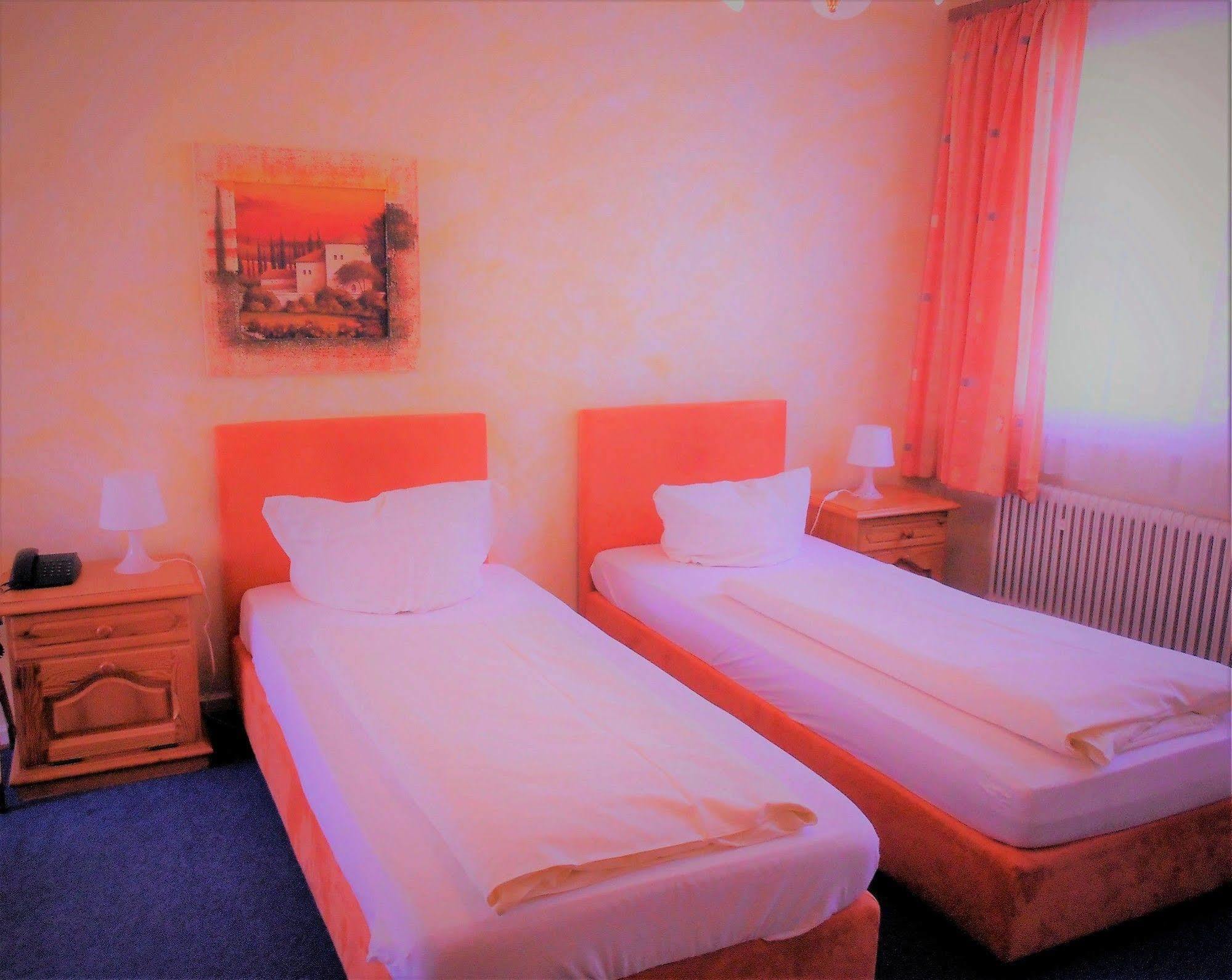 Altstadt-Hotel Gosequell กอสลาร์ ภายนอก รูปภาพ